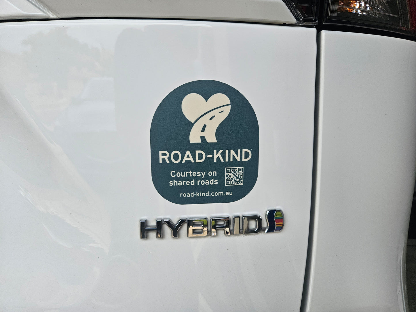 Road-Kind Sticker - Inverted Colours